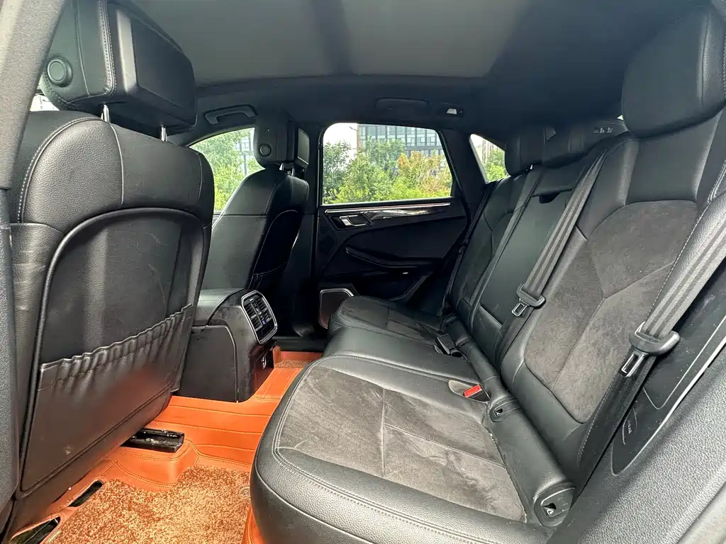 Porsche Macan — миниатюра 20