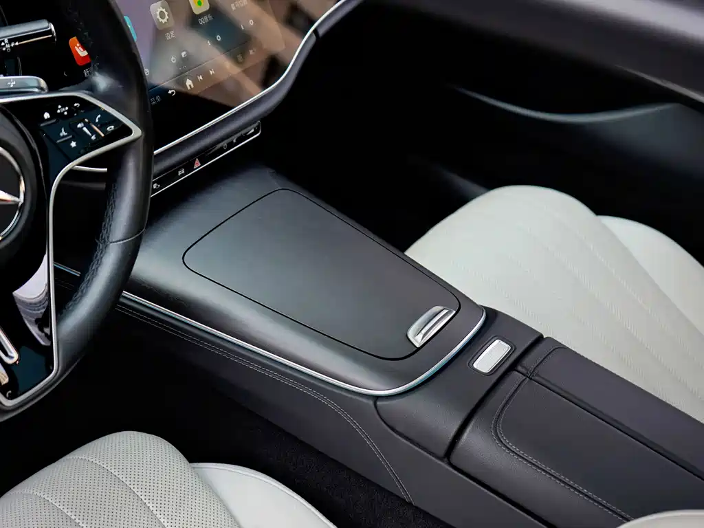 Mercedes-Benz E-Class — миниатюра 14