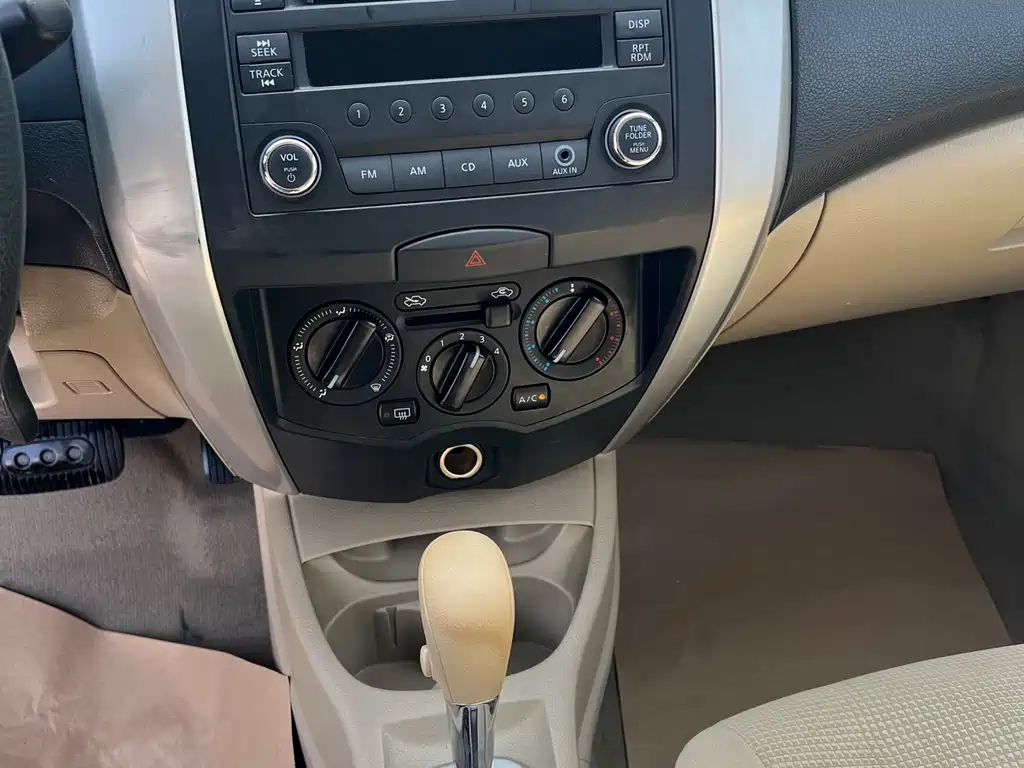 Nissan Livina 1.6XE CVT Comfort Edition, фото 7