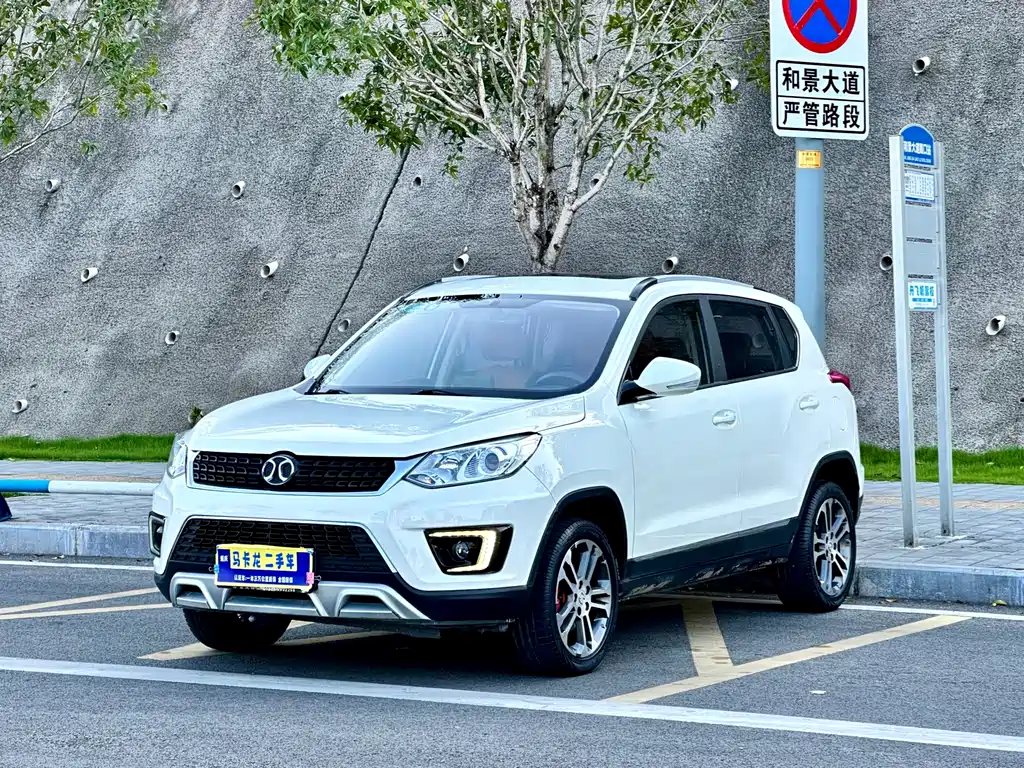 BAIC Senova X35