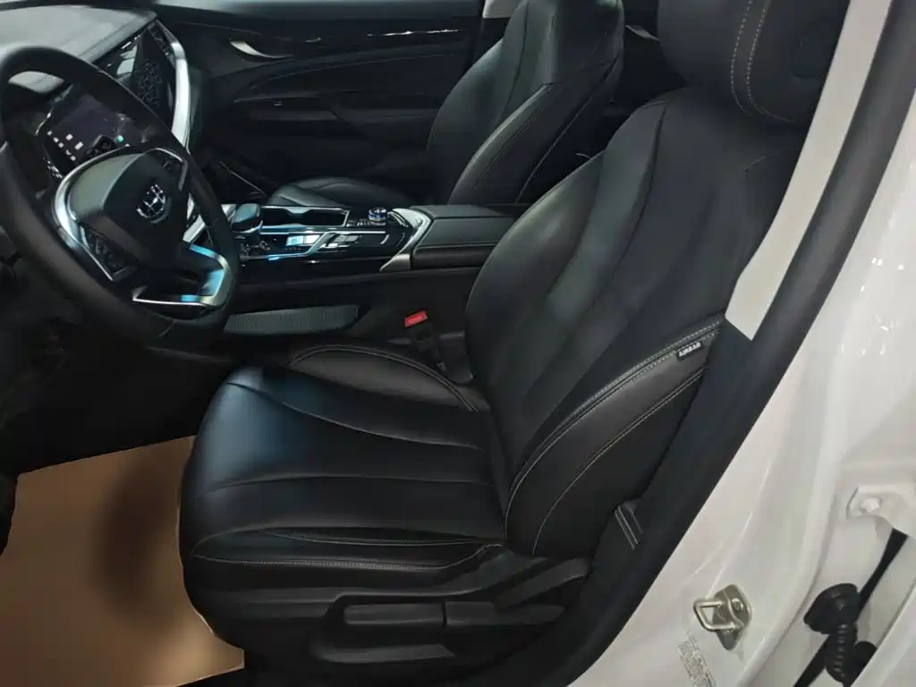 Geely Borui Hybrid — миниатюра 15