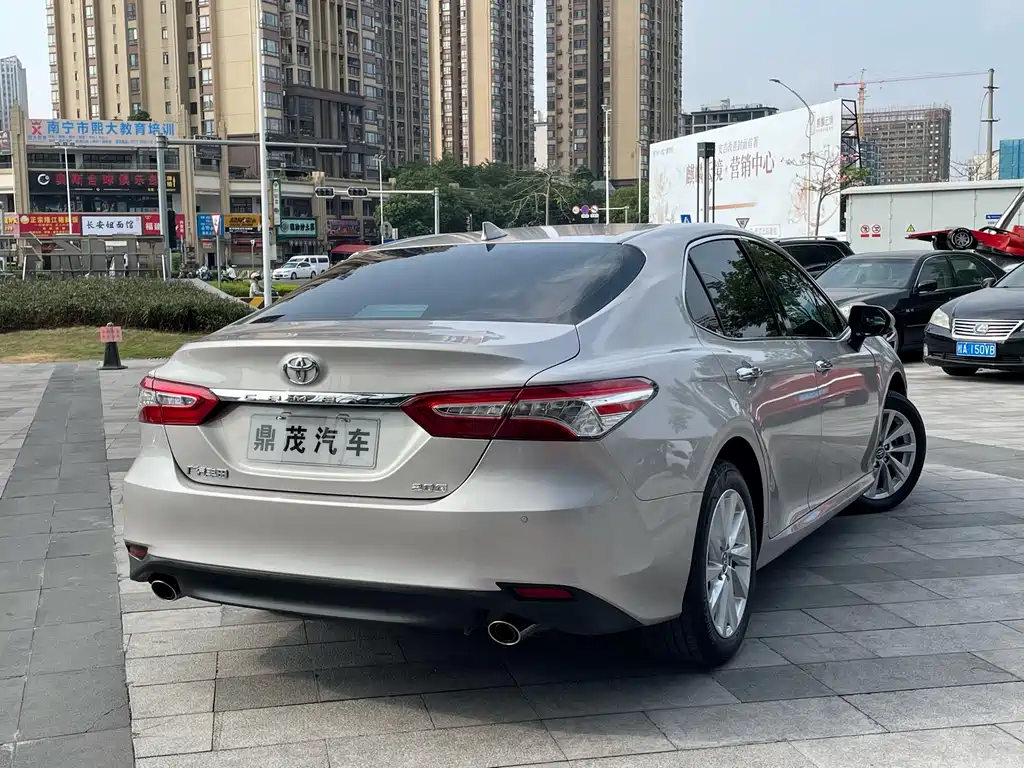 Toyota Camry — миниатюра 7