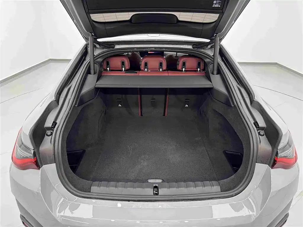 BMW i4 — миниатюра 25