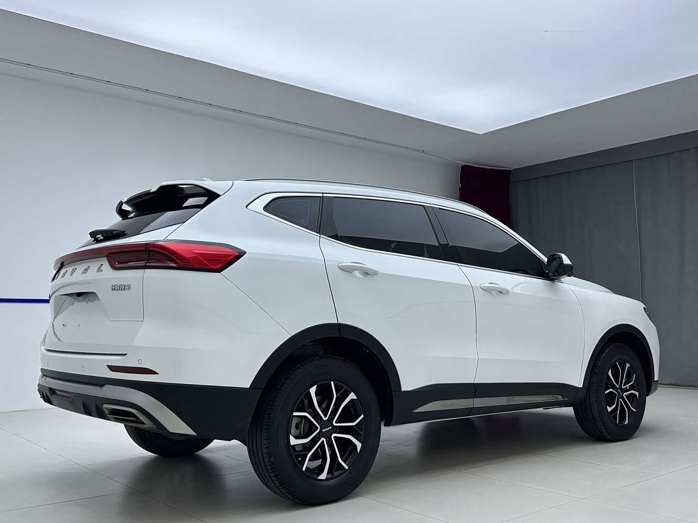 Haval Haval H6 1.5 л 2023 г. Белый, пробег 19000 км