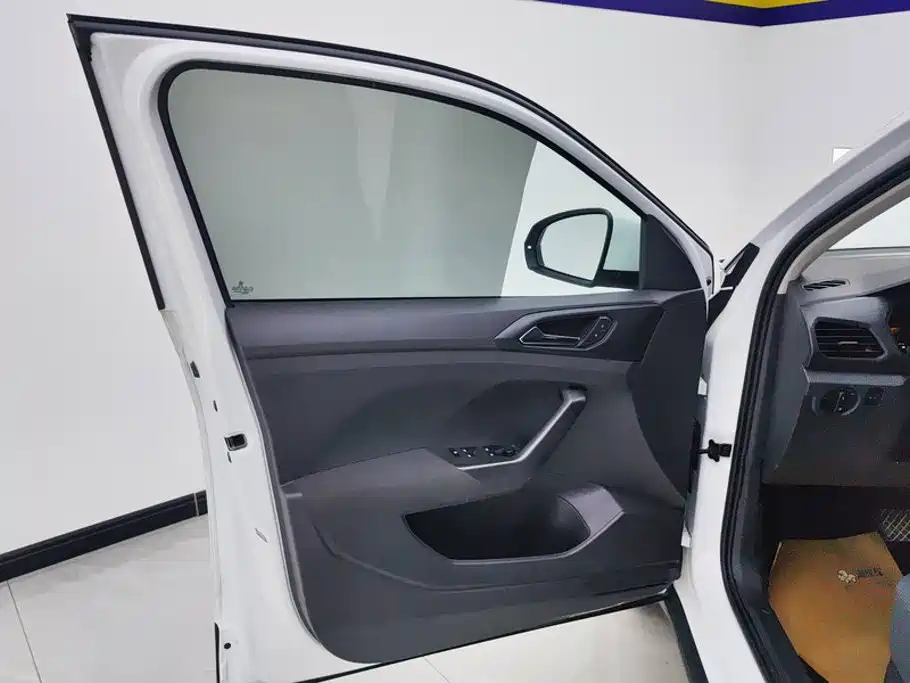 Volkswagen T-Cross — миниатюра 7