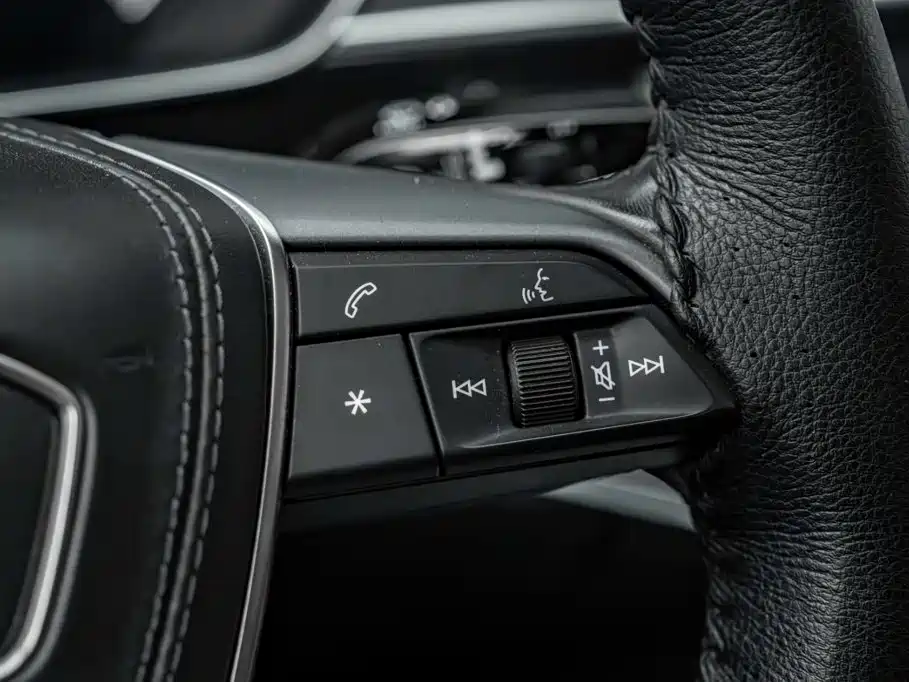 Audi A8 — миниатюра 9