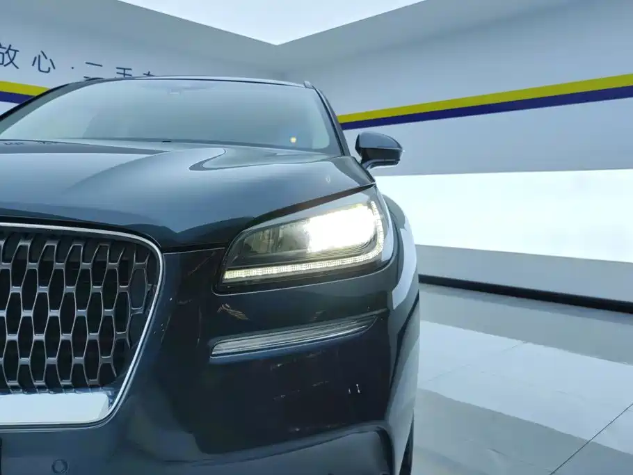 Lincoln Corsair — миниатюра 5
