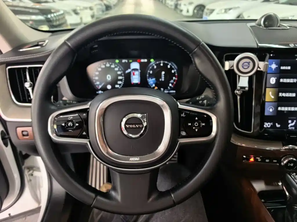 Volvo XC60 — миниатюра 11