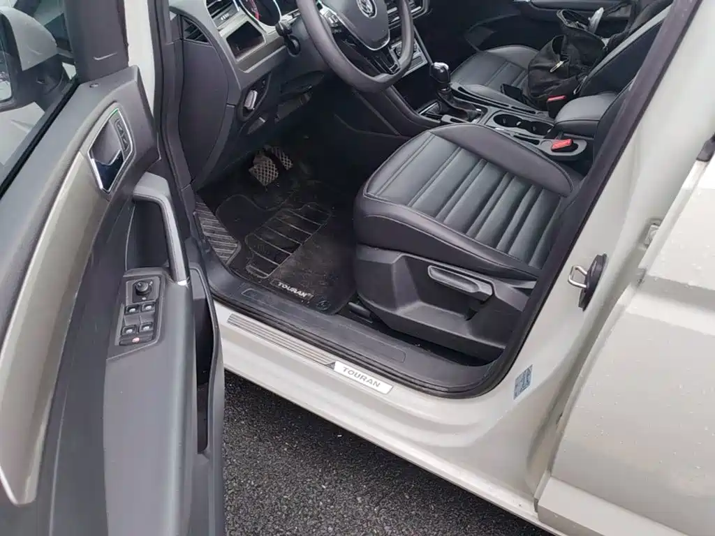 Volkswagen Touran — миниатюра 21