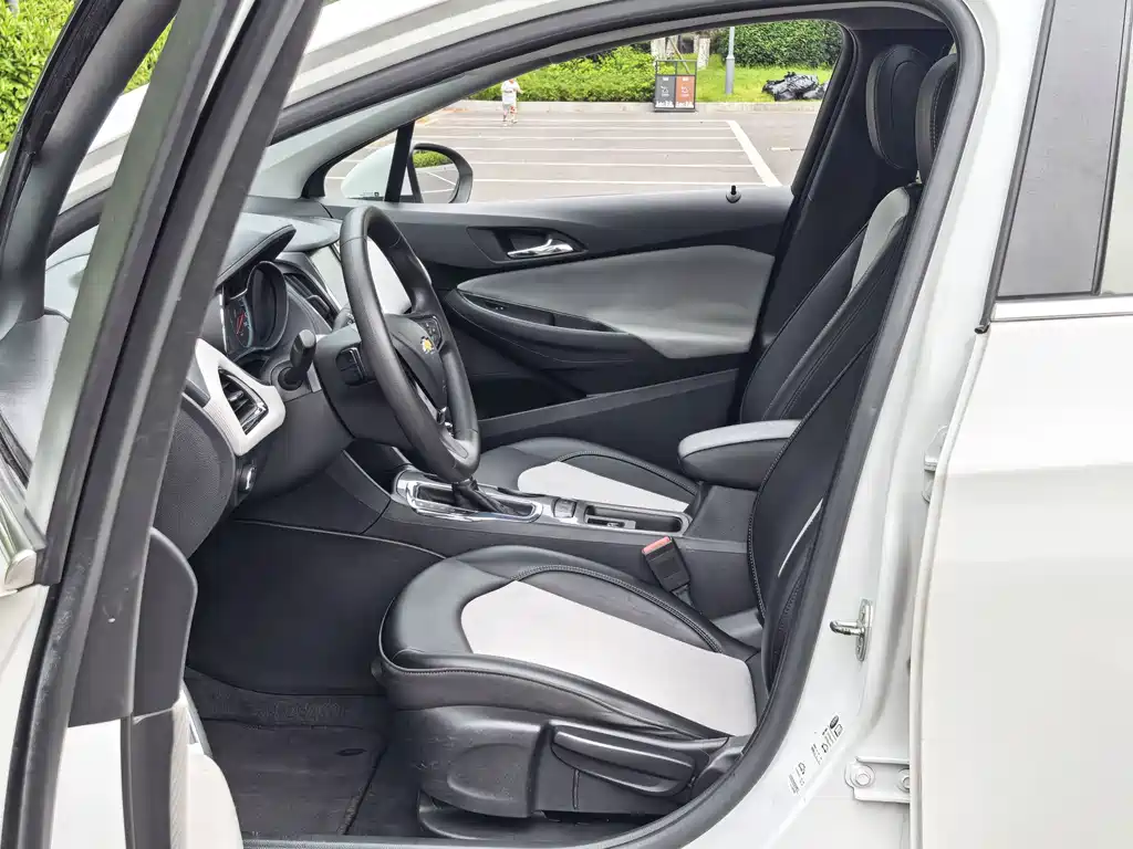 Chevrolet Cruze — миниатюра 11