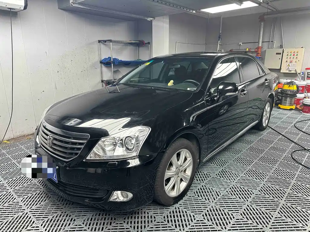 Toyota Crown 2010