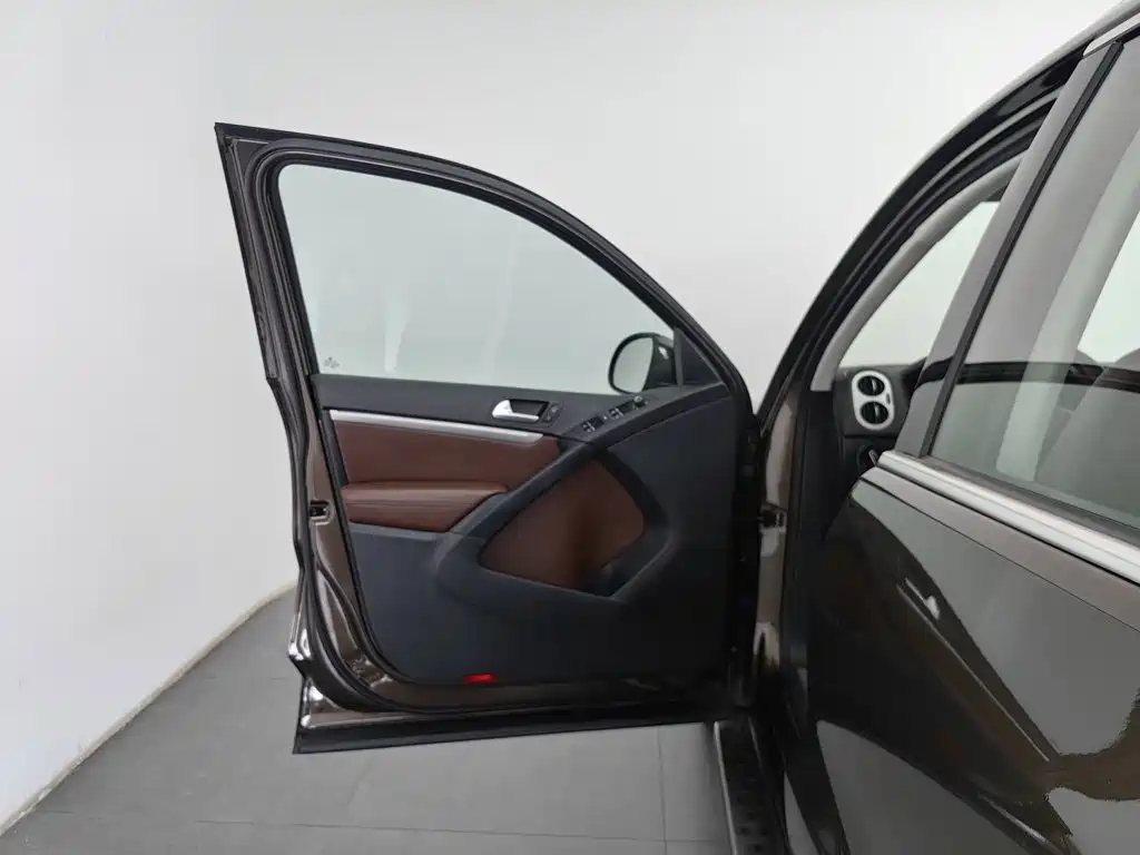 Volkswagen Tiguan — миниатюра 8