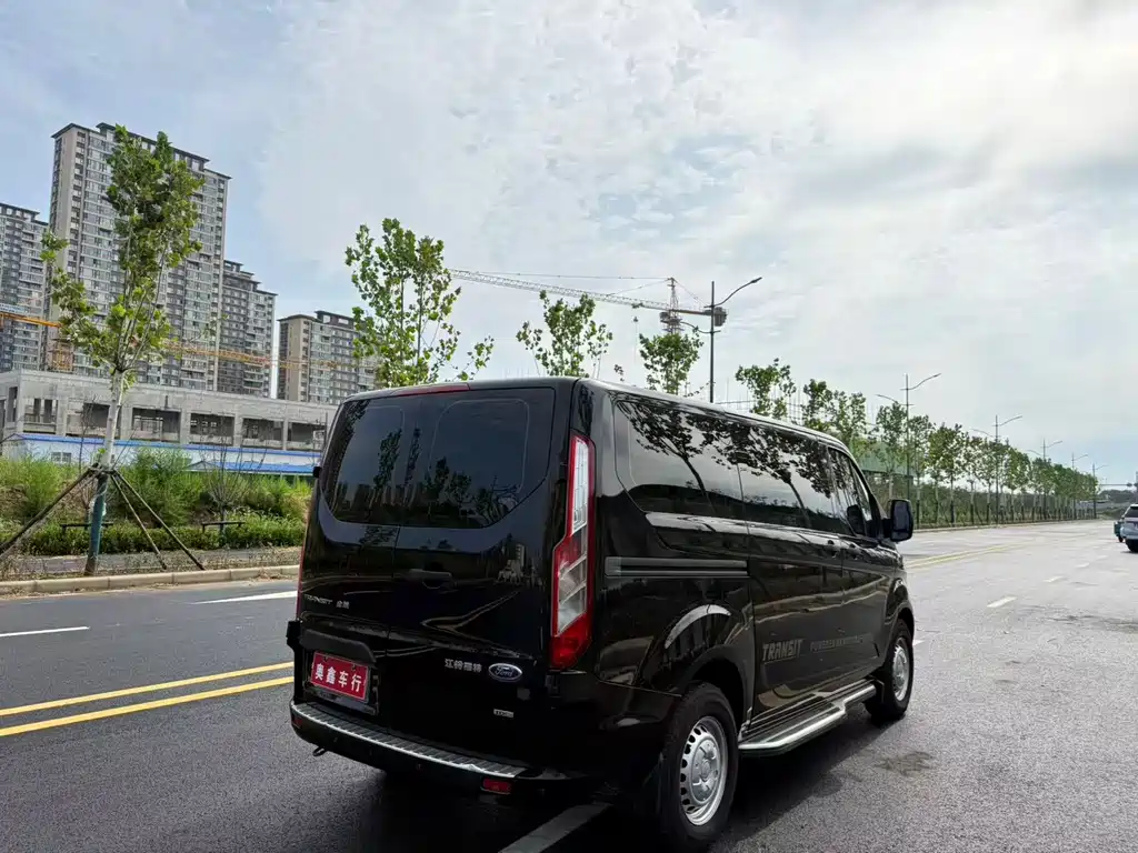 Ford Transit - фото 11