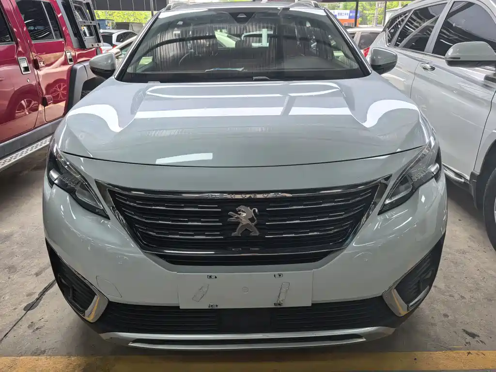 Купить Peugeot 5008