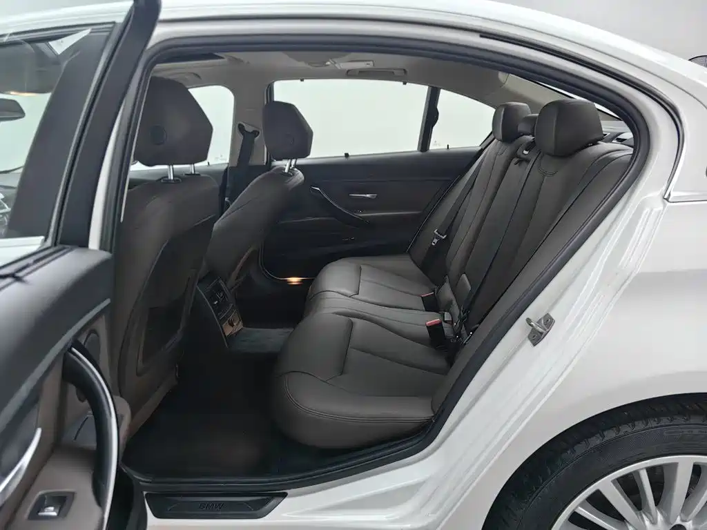 BMW 3 Series — миниатюра 15