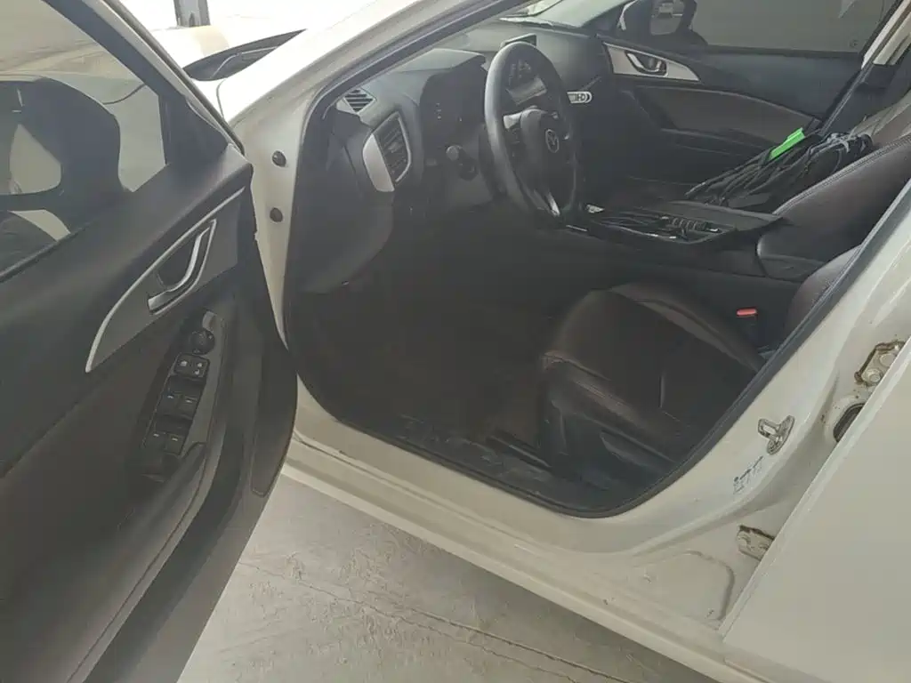 Mazda 3 Axela — миниатюра 15