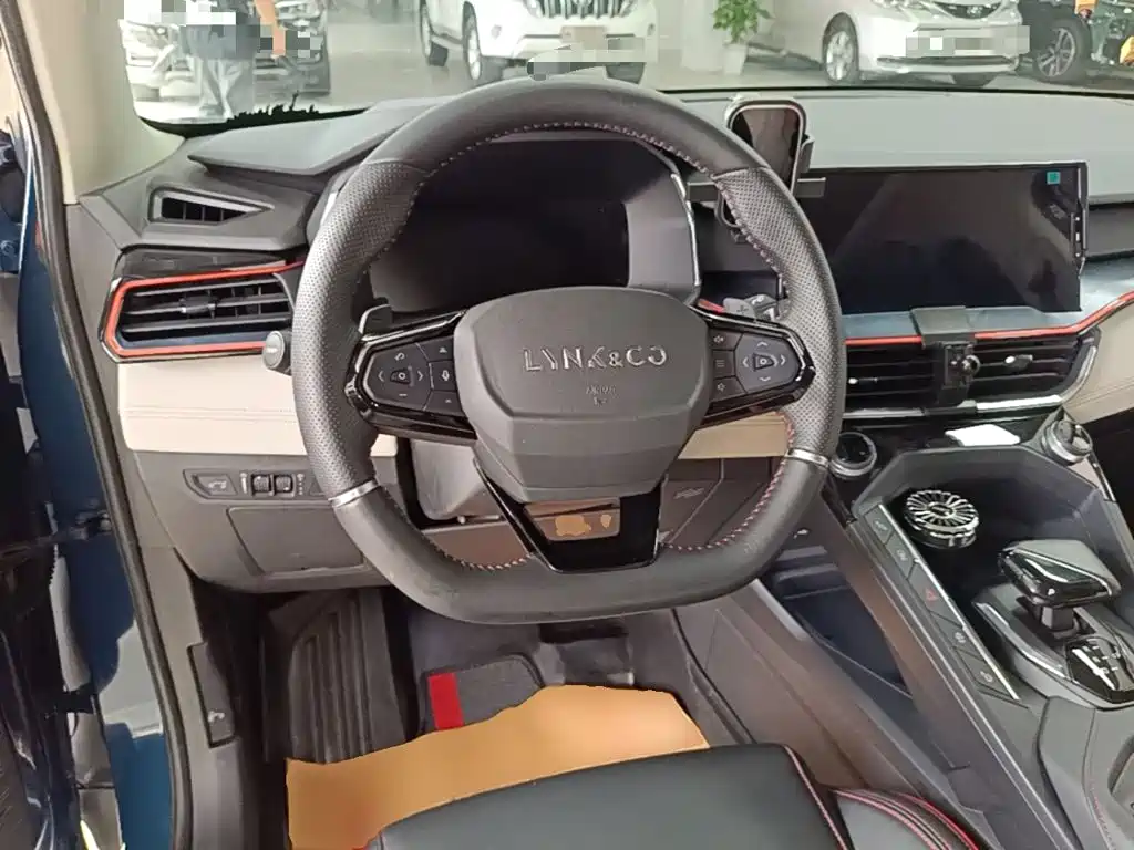 Lynk & Co 06 — миниатюра 11