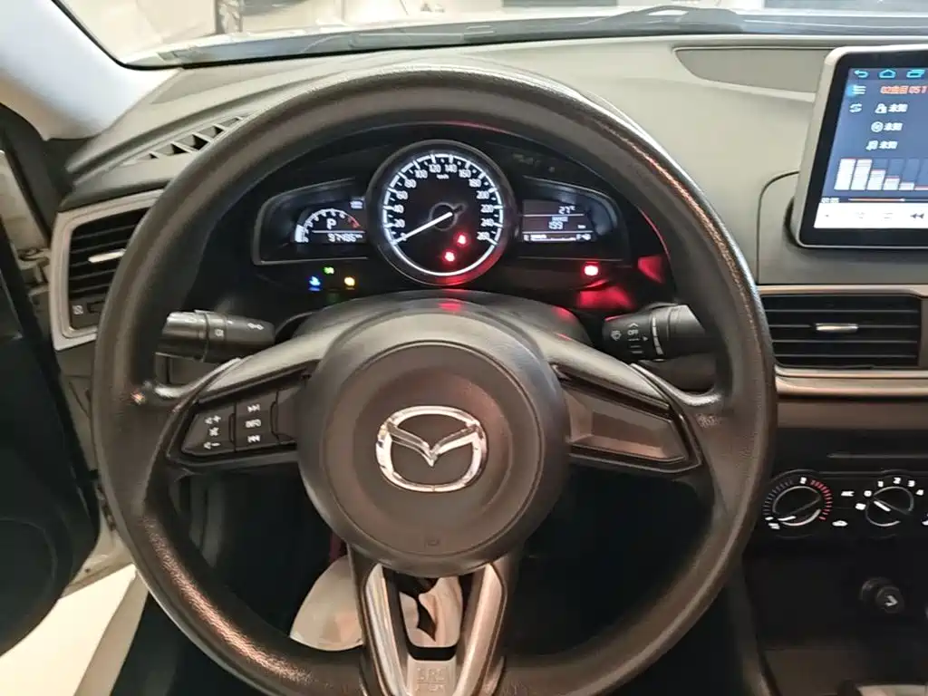 Mazda 3 Axela — миниатюра 11