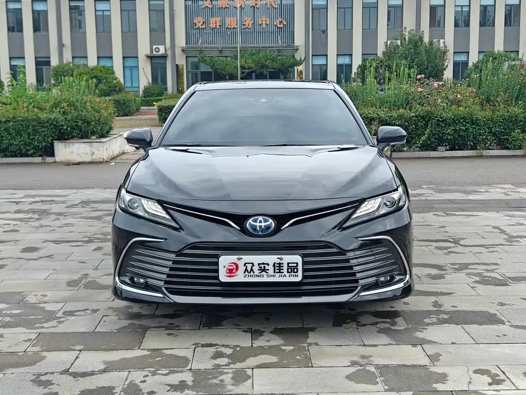 Toyota Camry — миниатюра 2