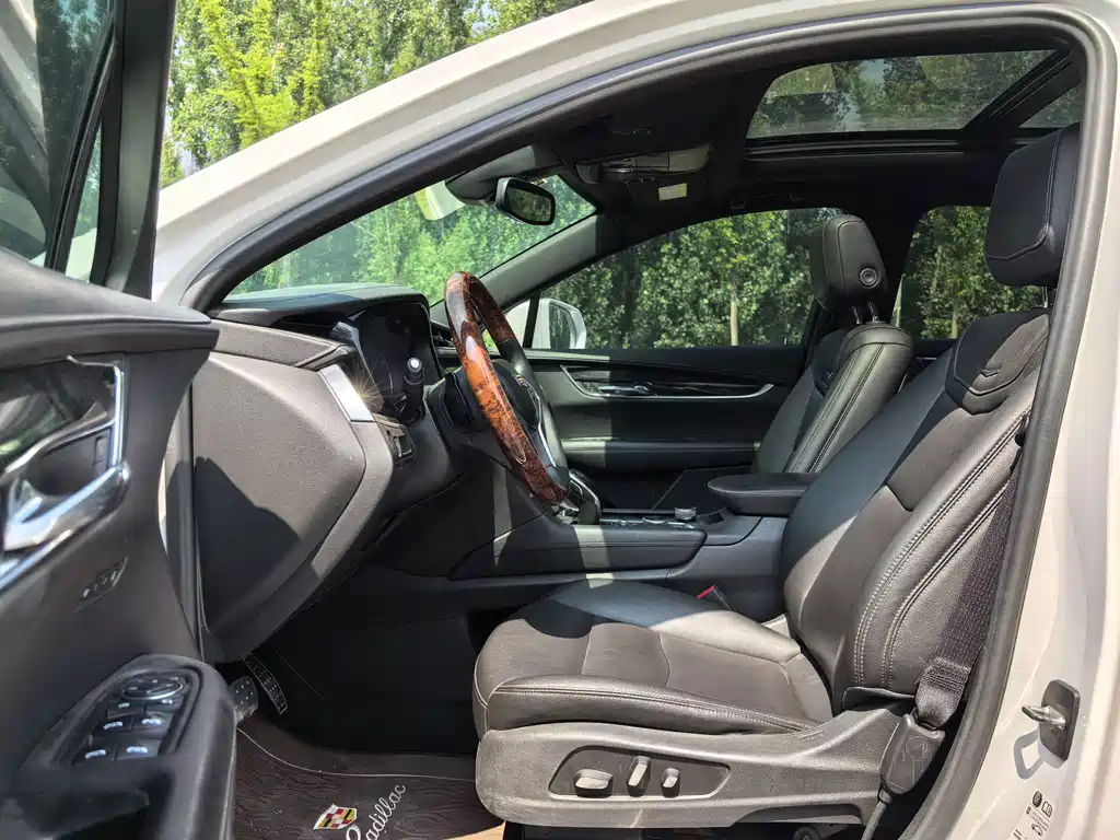 Cadillac XT5 — миниатюра 7
