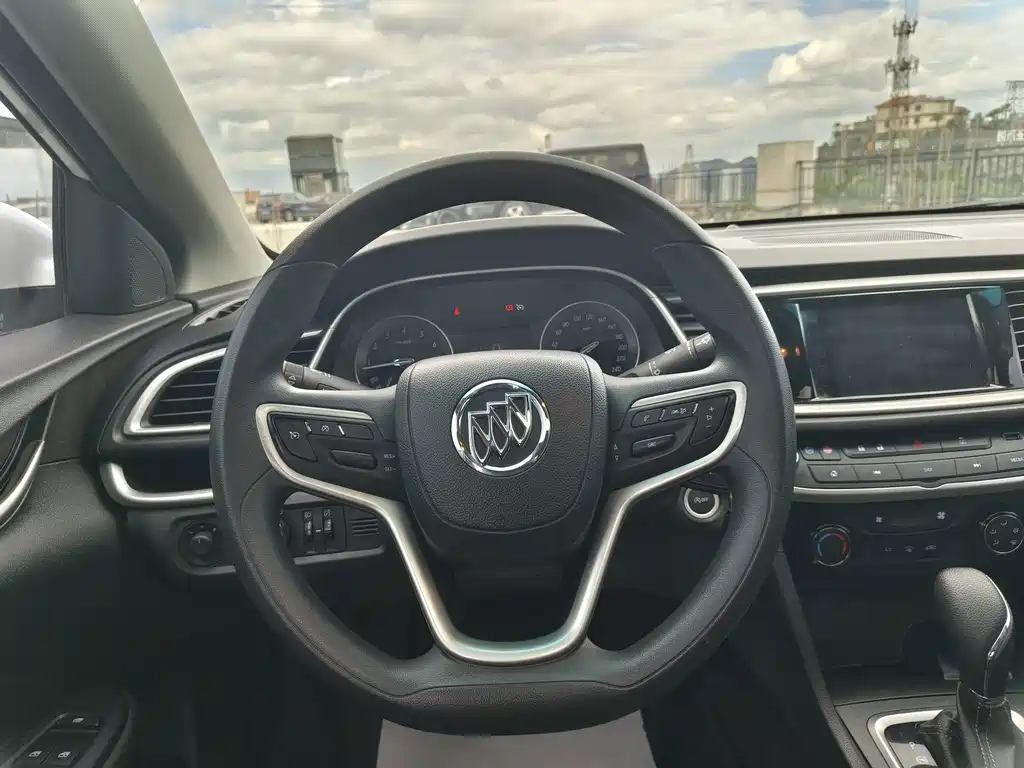 Buick Excelle — миниатюра 9