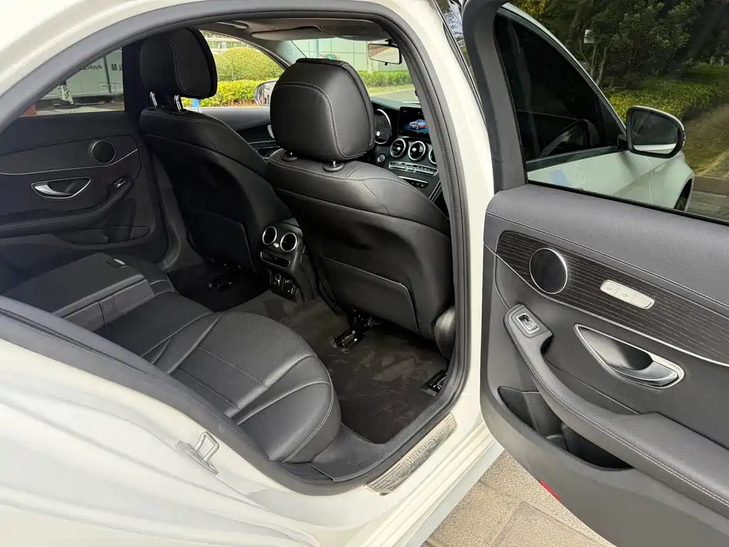 Mercedes-Benz C-Class — миниатюра 44
