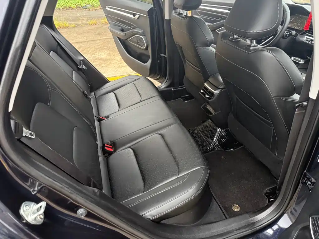 Geely Emgrand — миниатюра 14