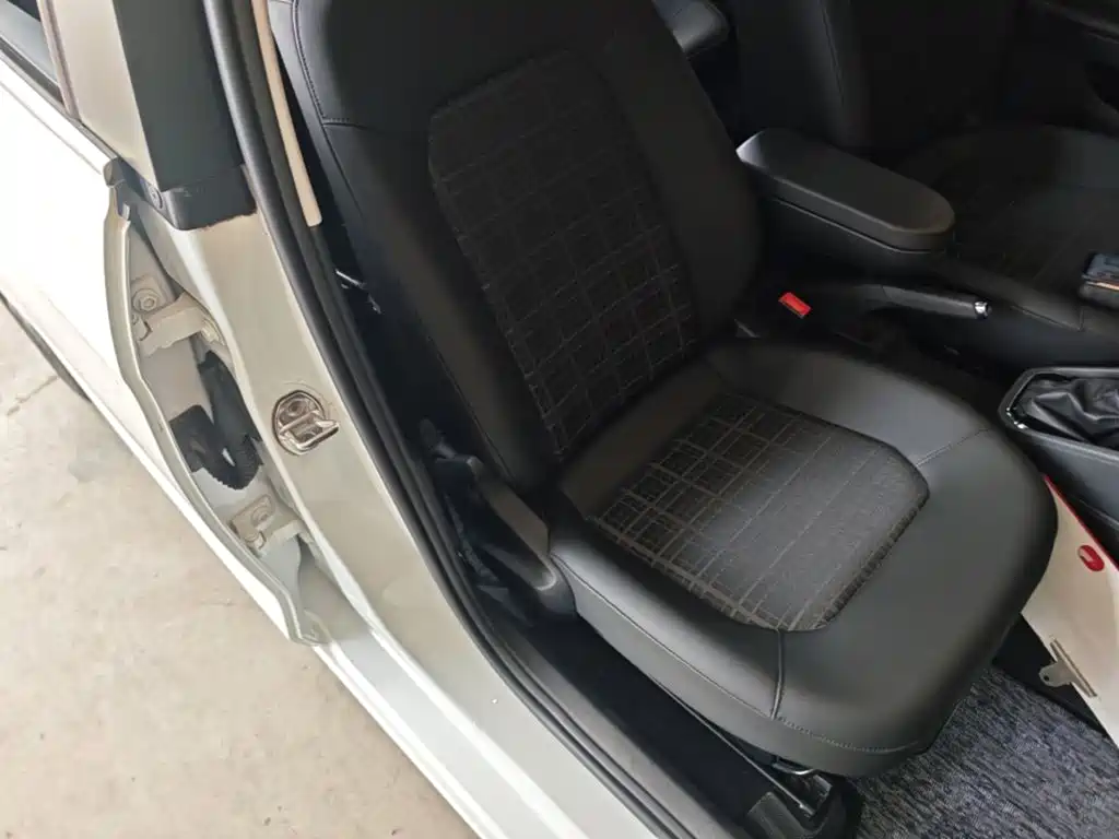 Volkswagen Jetta — миниатюра 25