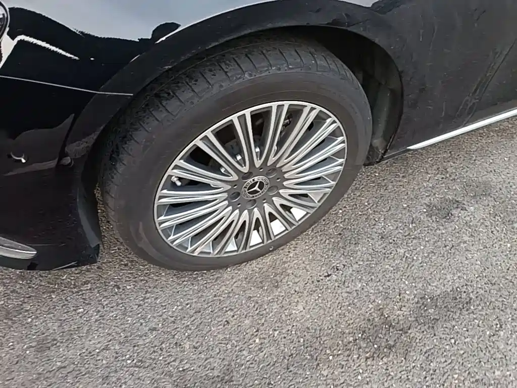 Mercedes-Benz E-Class — миниатюра 23
