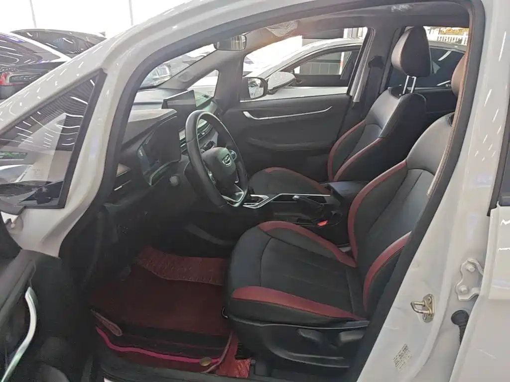 Geely Vision X3 — миниатюра 16