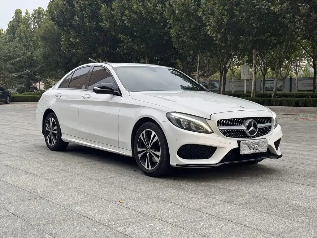 Mercedes-Benz C-Class — миниатюра 3