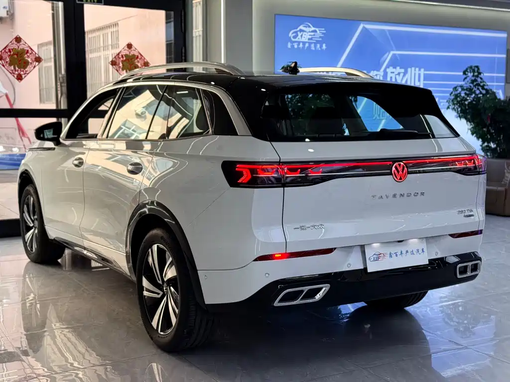 Volkswagen Tavendor 2024 380TSI R-Line