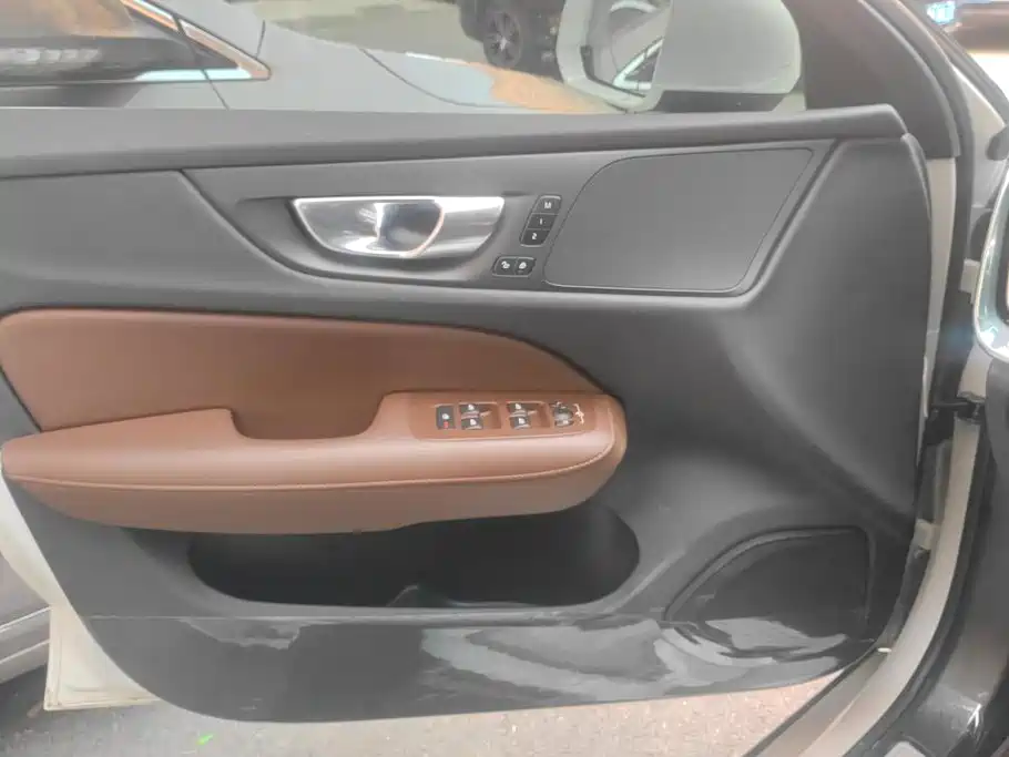 Volvo S60 — миниатюра 7