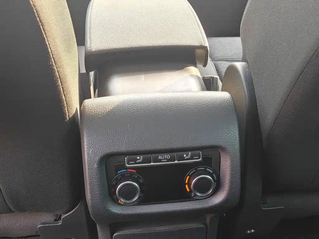 Volkswagen Sharan — миниатюра 21