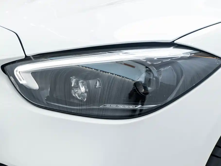 Mercedes-Benz C-Class — миниатюра 8