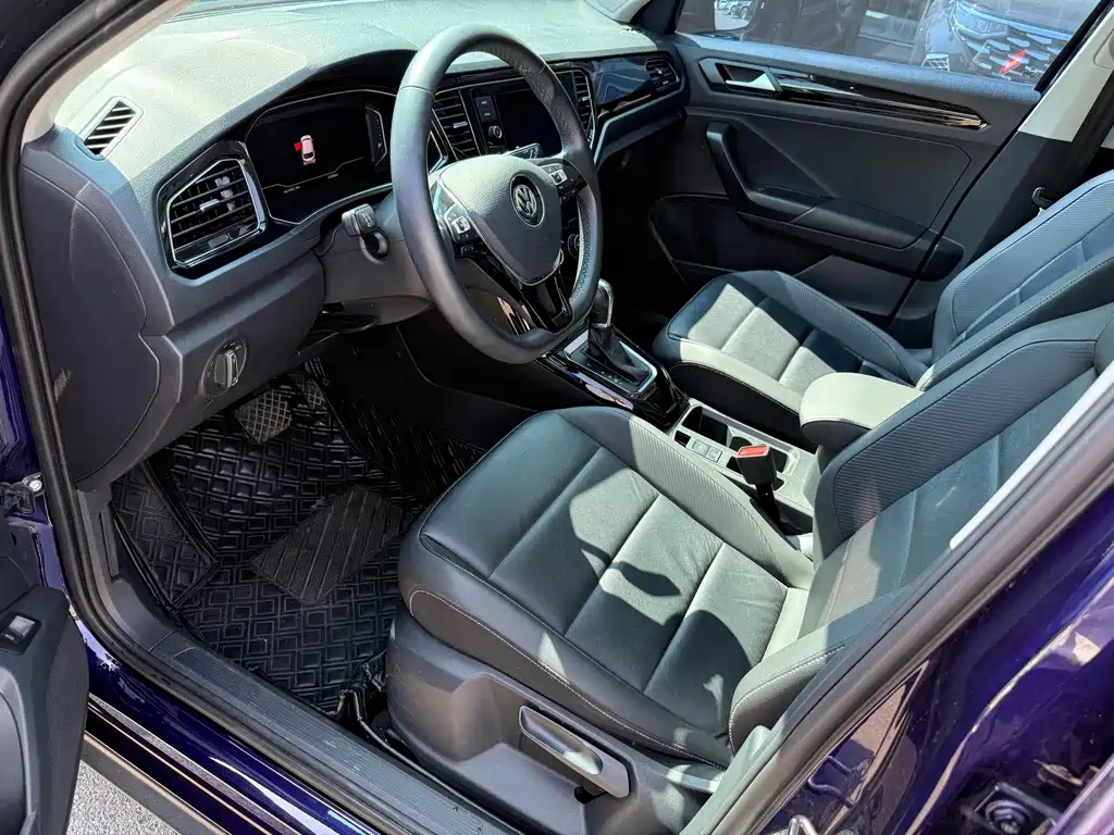 Volkswagen T-Roc — миниатюра 7