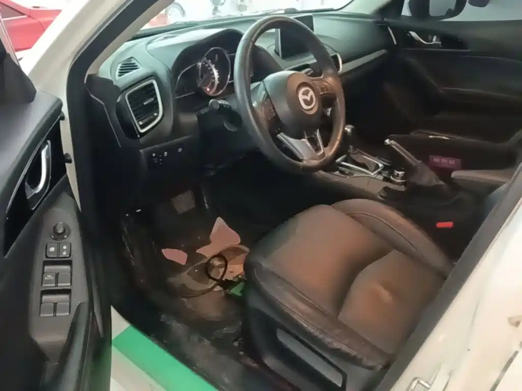Mazda 3 Axela — миниатюра 16
