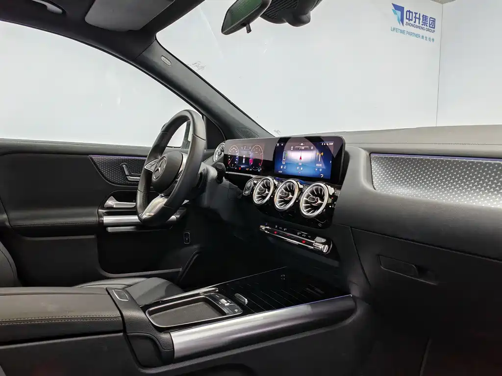 Mercedes-Benz GLA — миниатюра 15