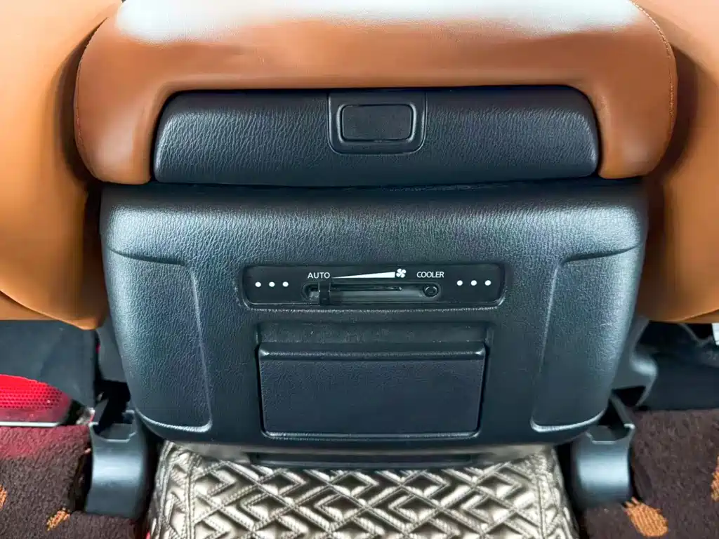 Nissan Patrol — миниатюра 21