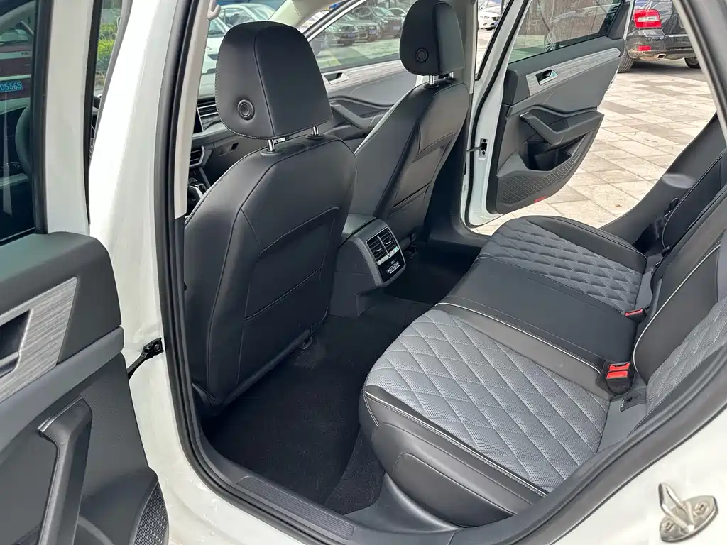 Volkswagen Sagitar — миниатюра 10