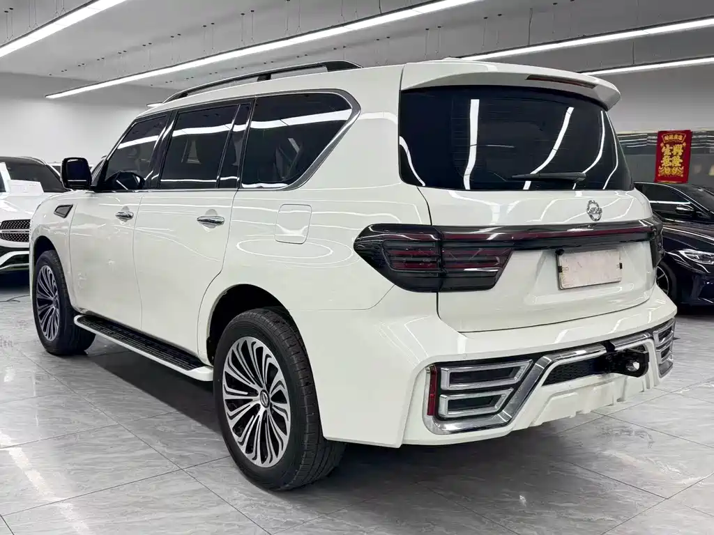 Nissan Patrol — миниатюра 4