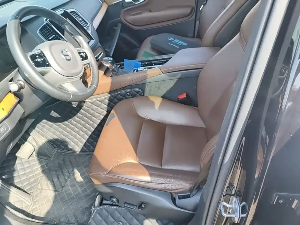 Volvo XC90 — миниатюра 15