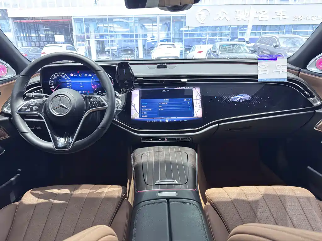 Mercedes-Benz E-Class — миниатюра 8