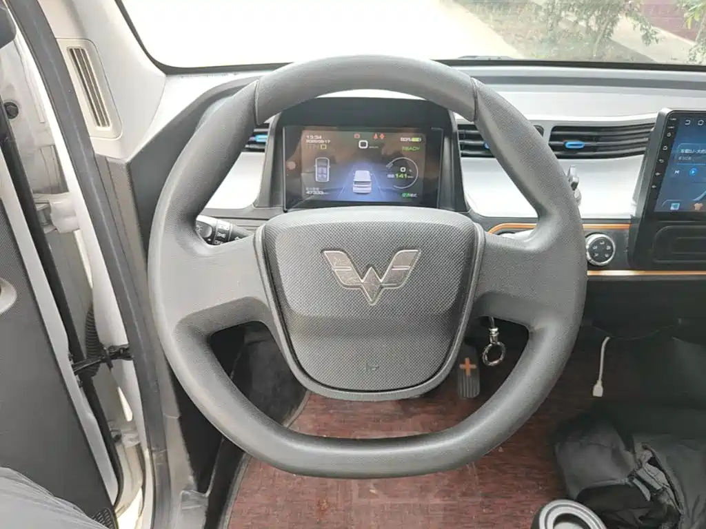 Wuling MINIEV — миниатюра 11