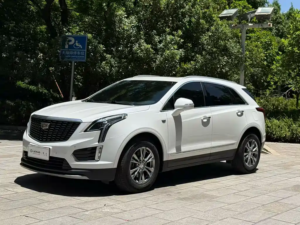 Купить Cadillac XT5