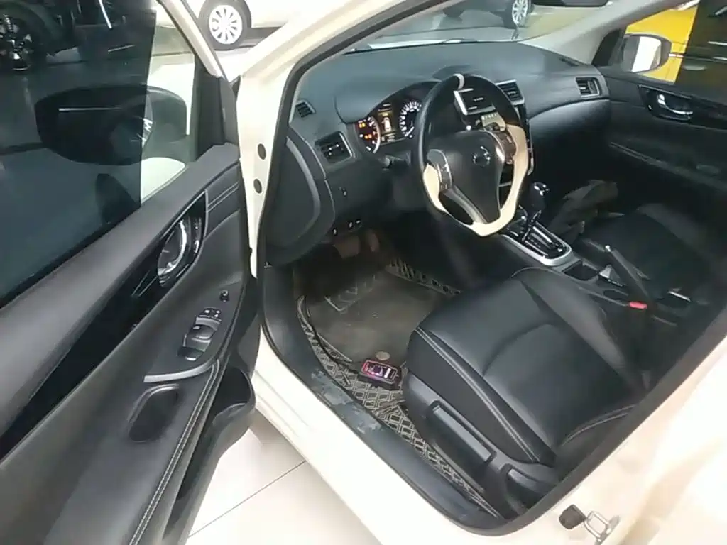 Nissan Tiida — миниатюра 16