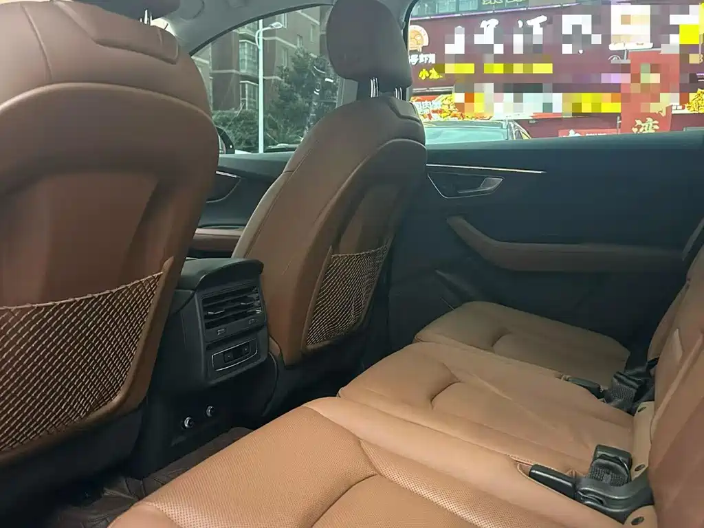 Audi Q7 — миниатюра 6
