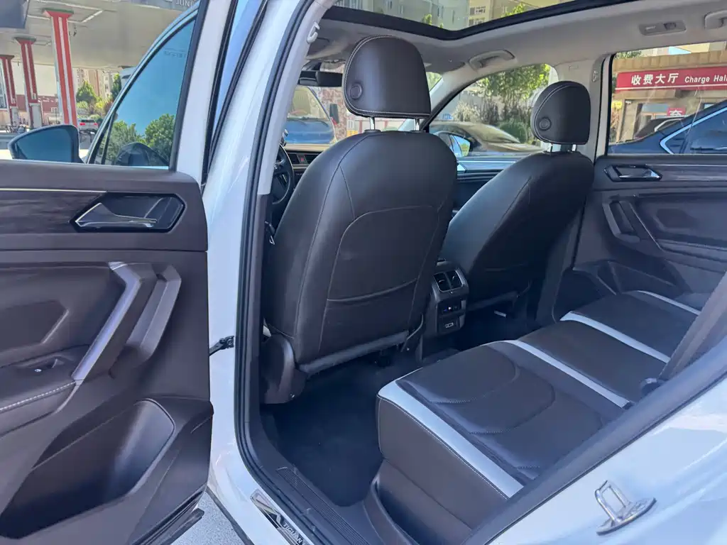 Volkswagen Tiguan L — миниатюра 10