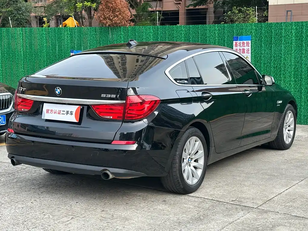 BMW 5 Series GT — миниатюра 9