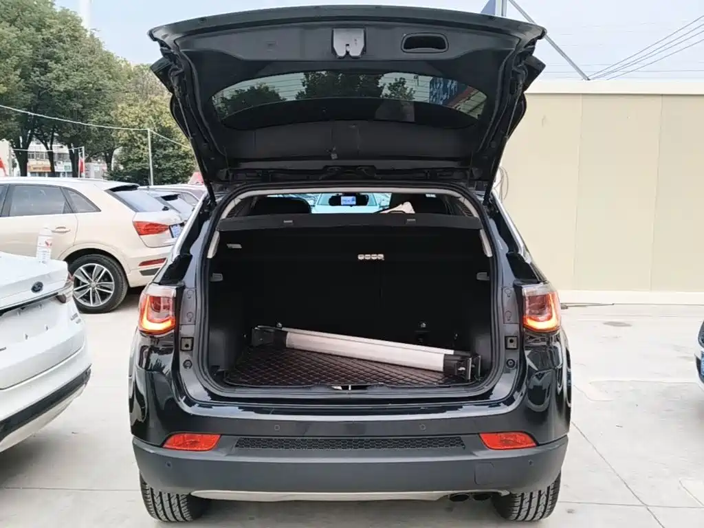 Jeep Compass — миниатюра 19
